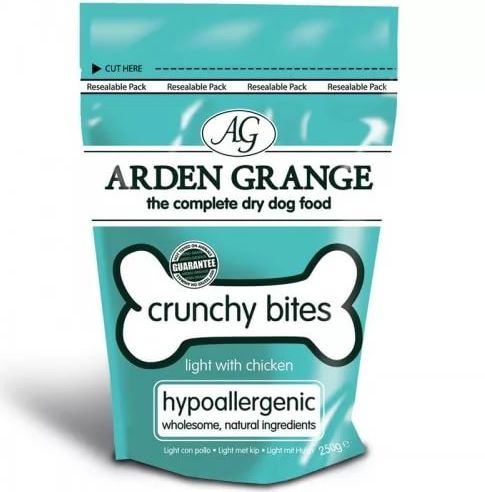 Лакомство Arden Grange Crunchy Bites light rich in chicken для собак, диетическое, низкокалорийное, с курицей, 0,25 кг