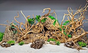 Декорация природная Prime Камень Дракон S, цена за 1 шт., 10−20 см